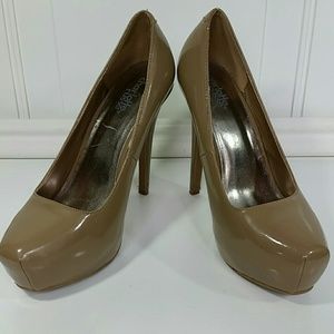 Nude patent leather high heels , almost like new!